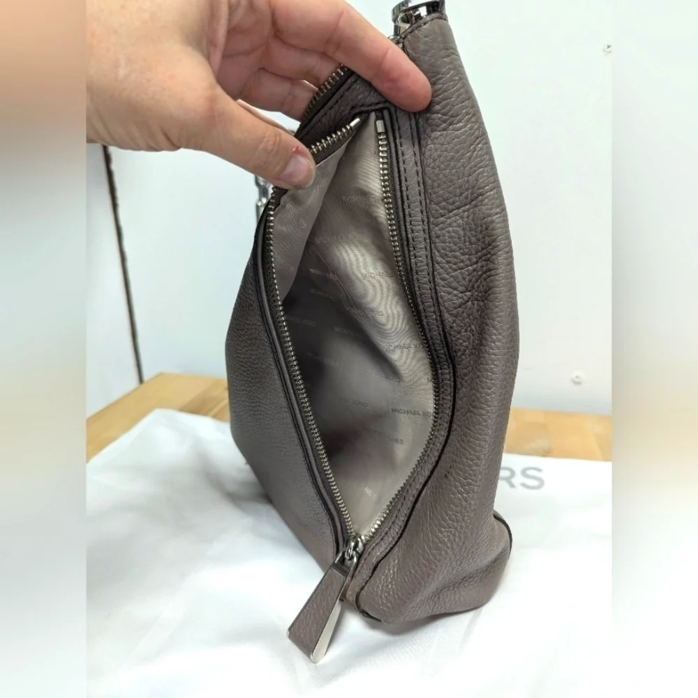 Michael Kors Grey Leather Shoulder Bag Large Zip Tabs Chain Detail
